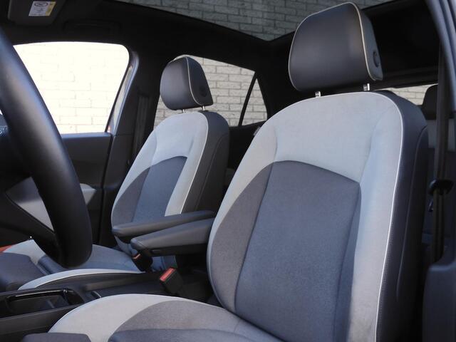 Volkswagen ID.3 FIRST MAX 58 kWh/ PANORAMADAK/ HEAD-UP/ ELEKT. STOELEN/ SIDE ASSIST/ 20INCH VELGEN