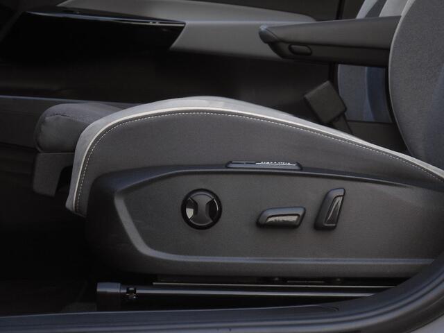Volkswagen ID.3 FIRST MAX 58 kWh/ PANORAMADAK/ HEAD-UP/ ELEKT. STOELEN/ SIDE ASSIST/ 20INCH VELGEN