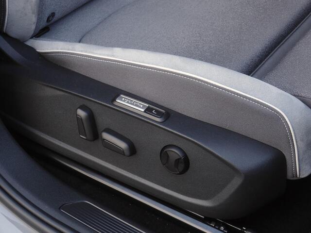 Volkswagen ID.3 FIRST MAX 58 kWh/ PANORAMADAK/ HEAD-UP/ ELEKT. STOELEN/ SIDE ASSIST/ 20INCH VELGEN