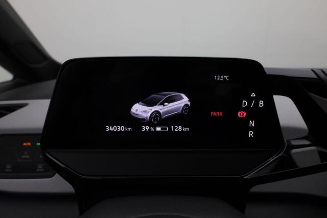 Volkswagen ID.3 Pro 58 kWh 145 pk | Leder/alcantara | Achteruitrijcamera | Navigatie | Keyless Entry | Stuurwiel verwarmd