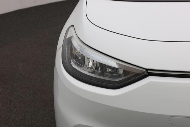 Volkswagen ID.3 Pro 58 kWh 145 pk | Leder/alcantara | Achteruitrijcamera | Navigatie | Keyless Entry | Stuurwiel verwarmd
