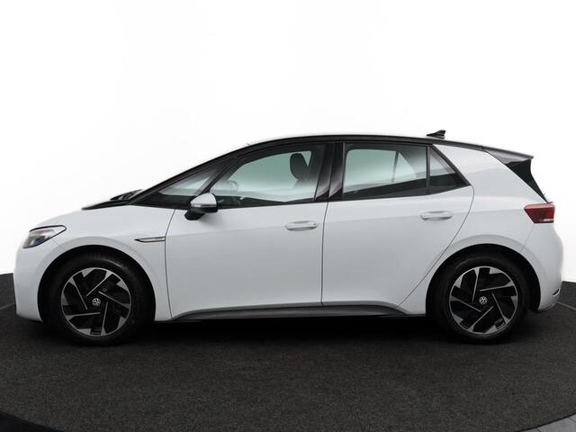 Volkswagen ID.3 Life 58 kWh Warmtepomp Navigatie Parkeersensoren BTW auto!!