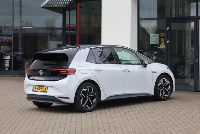 Volkswagen ID.3 First Plus 58 kWh 204PK / 150kW, NL auto 1e eigenaar dealeronderhouden, keyless start & entry, achteruitrijcamera (rear view), parkeersensoren voor en achter (pdc), stoel- en stuurwiel verwarming, LED Matrix (IQ.Lights), adaptieve cruise control (acc), 19