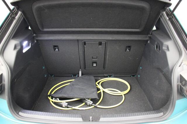 Volkswagen ID.3 First Plus 58 kWh - Carplay, Camera, Stoelverw.