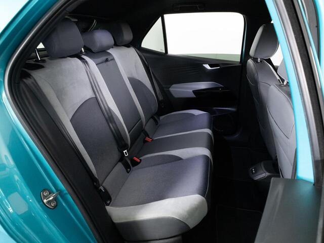 Volkswagen ID.3 First Max 204 PK 58 kWh | LED Matrix IQ | Panoramadak | Head-Up | Achteruitrijcamera | Side Assist |