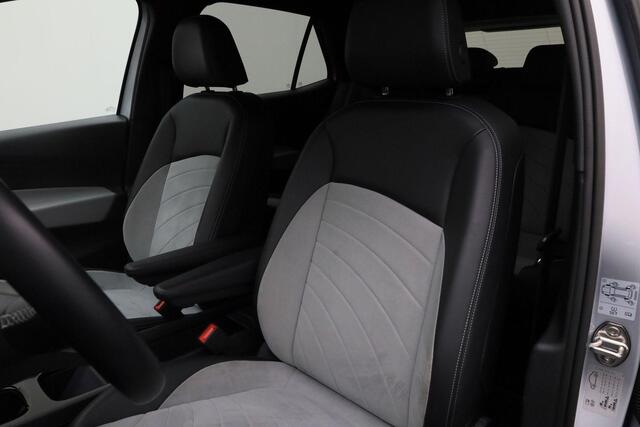 Volkswagen ID.3 Pro S 77 kWh 204 pk | Warmtepomp | IQ Light | Leder/alcantara | Stuur-/stoelverwarming | Navigatie | Achteruitrijcamera