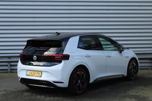 Volkswagen ID.3 First Max 58 kWh 204pk NL-Auto NAP Panoramadak Clima Cruise Navi Camera Stoelverwarming LMV