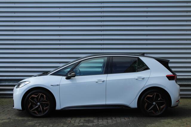 Volkswagen ID.3 First Max 58 kWh 204pk NL-Auto NAP Panoramadak Clima Cruise Navi Camera Stoelverwarming LMV