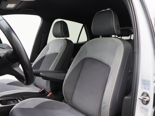 Volkswagen ID.3 First Plus 58 kWh 204 Pk Automaat | Adaptive Cruise | CarPlay | Stoelverwarming | Lane Assist | Achteruitrijcamera | 90.731 Km!!