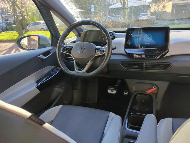 Volkswagen ID.3 First Plus 58 kWh / LED / Camera / Navigatie / 19" LMV