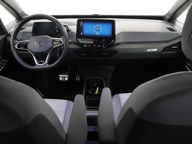 Volkswagen ID.3 First 58 kWh | Navigatie | Stoel/Stuurwielverwarming | Cruise Control Adaptief | Parkeercamera |