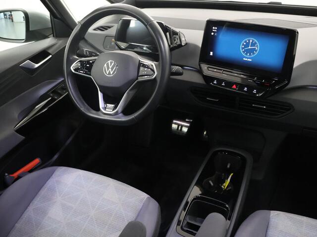 Volkswagen ID.3 First 58 kWh | Navigatie | Stoel/Stuurwielverwarming | Cruise Control Adaptief | Parkeercamera |