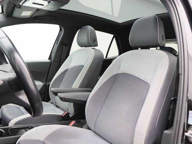 Volkswagen ID.3 First Max 58 kWh 204 Pk | Adaptive Cruise | Panoramadak | Camera | CarPlay | Navigatie | Stoelverwarming | Bluetooth | 105.689 Km!!