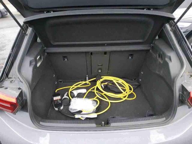 Volkswagen ID.3 Pro 58 kWh 150KW | Panodak | Warmtepomp | Head-up | IQ Light | Camera | Keyless |