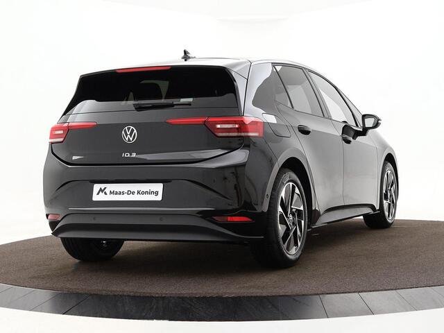 Volkswagen ID.3 Pro Business 59 kWh accu,204 pk · Achteruitrijcamera · Variabele laadbodem · Private lease vanaf 398,- per maand ·