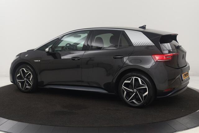 Volkswagen ID.3 First Plus 58 kWh | Stoel & stuurverwarming | Adaptive cruise | Matrix LED | Carplay | Keyless | Navigatie | Camera | Navigatie
