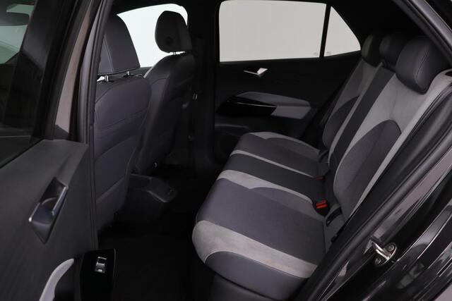 Volkswagen ID.3 First Plus 58 kWh | Stoel & stuurverwarming | Adaptive cruise | Matrix LED | Carplay | Keyless | Navigatie | Camera | Navigatie