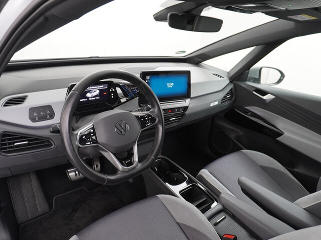 Volkswagen ID.3 58kWh 204PK First Plus Navi-Pro 19" Camera Apple Carplay Android Auto Matrix-LED Stoel-Stuurverwarming Adapt.Cruise Control Pdc Dab Keyless Lmv Bluetooth Draadloze telefoonlader Regensensor Rijstrooksensor Verkeersbord detectie ¤44.000,- Nieuw! Grootste a