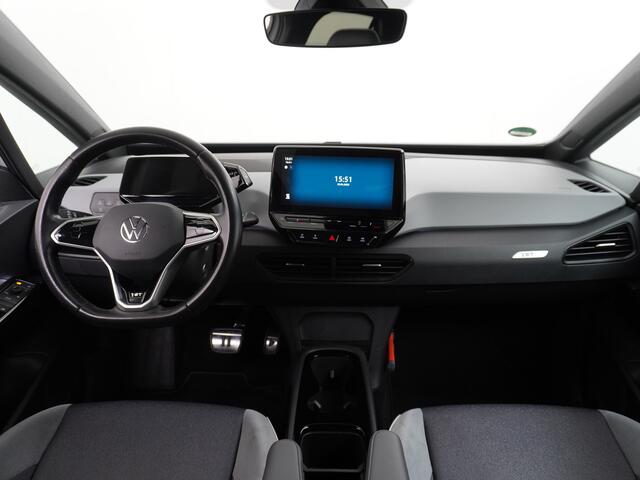 Volkswagen ID.3 58kWh 204PK First Plus Navi-Pro 19" Camera Apple Carplay Android Auto Matrix-LED Stoel-Stuurverwarming Adapt.Cruise Control Pdc Dab Keyless Lmv Bluetooth Draadloze telefoonlader Regensensor Rijstrooksensor Verkeersbord detectie ¤44.000,- Nieuw! Grootste a
