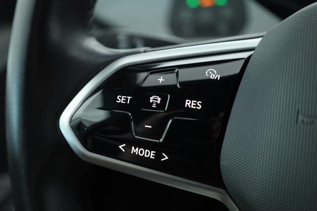 Volkswagen ID.3 First Plus 58 kWh | Navi | IQ. Light | Stoel- Stuurverw. | Adapt. Cruise | Camera