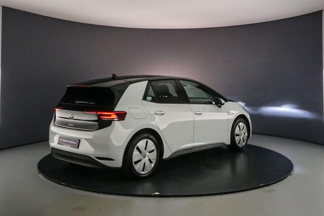 Volkswagen ID.3 Pro Edition 204pk Automaat Achteruitrijcamera, Navigatie, Adaptive cruise control, Stuurwiel verwarmd, Parkeersensoren, LED verlichting, Stoelverwarming