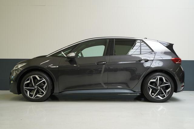 Volkswagen ID.3 204pk First Plus 58 kWh | Trekhaak voor fietsendrager | Navigatie | Climate control | Stoel- en stuurverwarming |