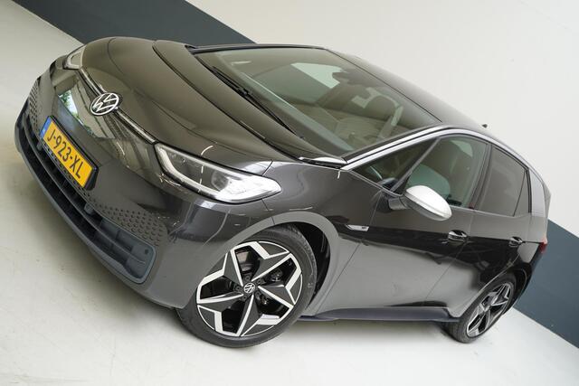 Volkswagen ID.3 204pk First Plus 58 kWh | Trekhaak voor fietsendrager | Navigatie | Climate control | Stoel- en stuurverwarming |