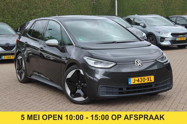 Volkswagen ID.3 First Plus 58 kWh / Camera / Keyless / Matrix LED / Interieurvoorverwarming / 19'' / DAB / 19'' / Navigatie / ACC