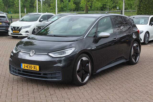 Volkswagen ID.3 First Plus 58 kWh / Camera / Keyless / Matrix LED / Interieurvoorverwarming / 19'' / DAB / 19'' / Navigatie / ACC