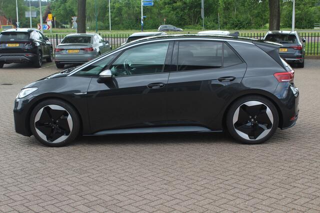Volkswagen ID.3 First Plus 58 kWh / Camera / Keyless / Matrix LED / Interieurvoorverwarming / 19'' / DAB / 19'' / Navigatie / ACC
