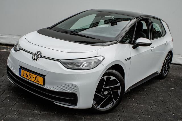 Volkswagen ID.3 First 58 kWh Trekhaak/ Navigatie/ Stoelverwarming/ Carplay/ Pdc v+a/ 18" Lmv