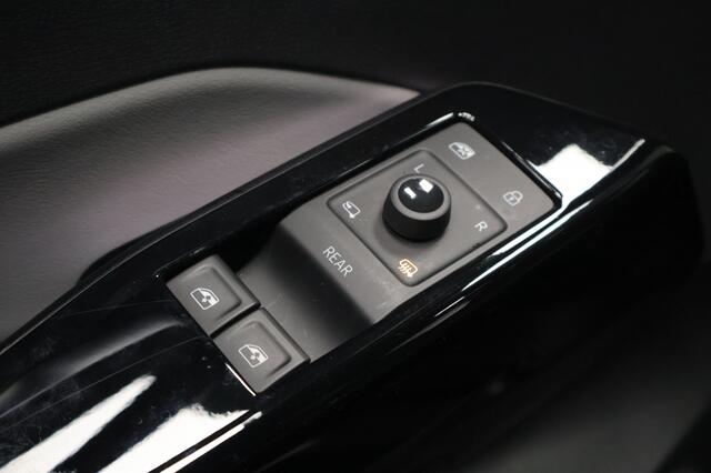 Volkswagen ID.3 Pro S 77 kWh | 360 Camera | 500KM | LED | Stuurverwarming