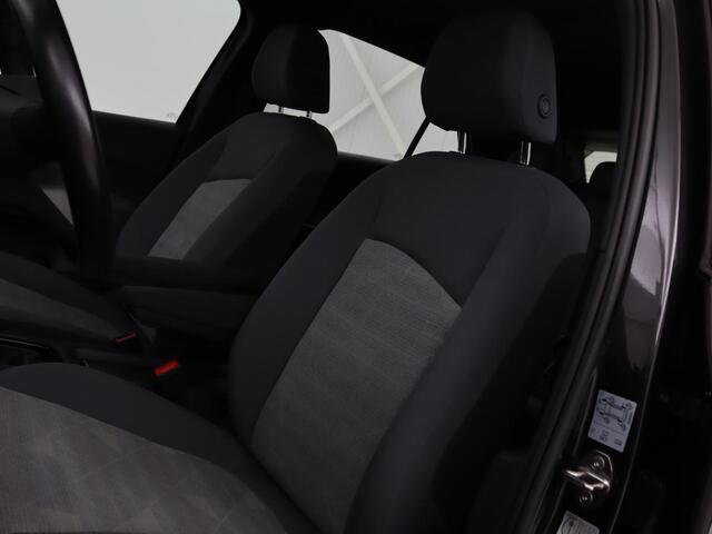Volkswagen ID.3 Life 58 kWh | Stoel & Stuurverwarming | Adaptive cruise | Carplay | Navigatie | PDC | Climate control | Sfeerverlichting