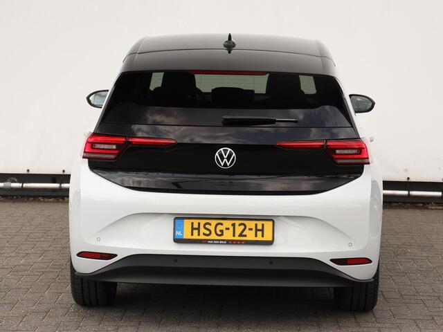 Volkswagen ID.3 Pro 59 kWh | IQ LED matrix | Steunhaak | Stuur en stoelverwarming | Adaptive Cruise Control | Camera