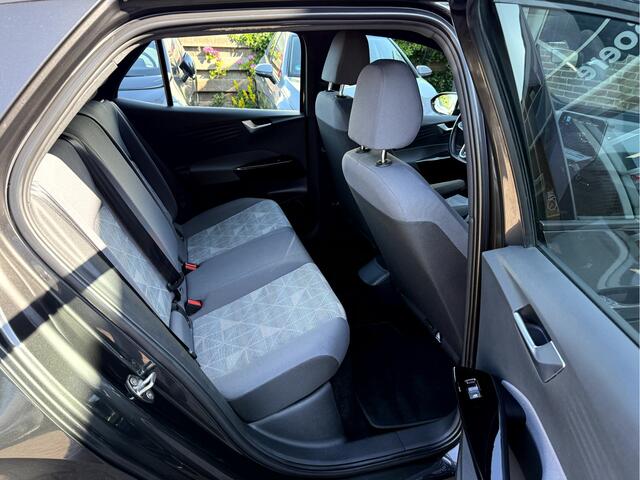 Volkswagen ID.3 First 58 kWh 18''Lmv, Trekhaak, Stoelverwarming, App Connect