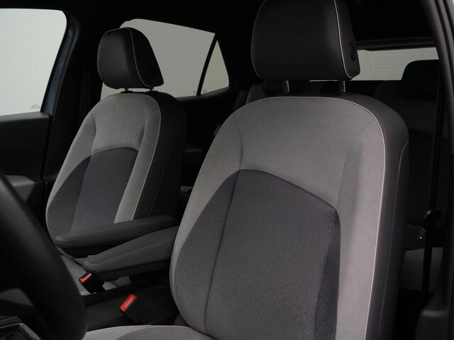Volkswagen ID.3 Pro S 77 kWh 204 pk | IQ Light | Warmtepomp | Achteruitrijcamera | Head-up Display | Standkachel | 19 inch