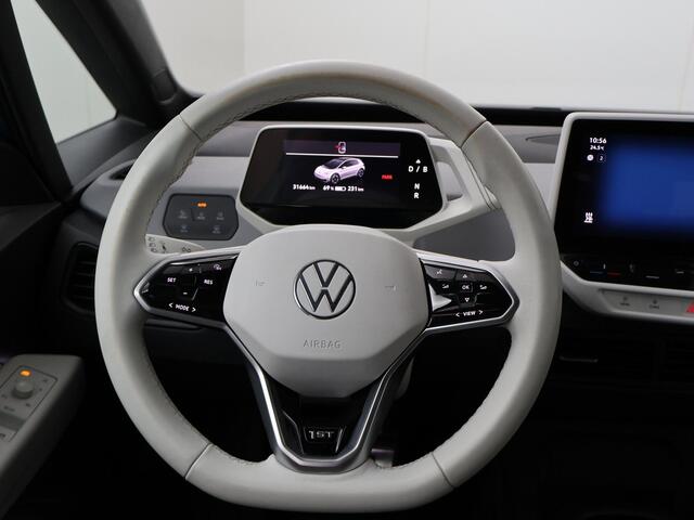 Volkswagen ID.3 First Plus 58 kWh | 204 PK | SoH 91% | Trekhaak afneembaar | Matrix LED koplampen | Navigatiesysteem |
