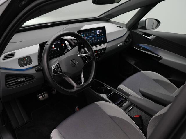 Volkswagen ID.3 First Plus 58 kWh 204 pk | IQ Light | Achteruitrijcamera | Stoelverwarming | Adaptive Cruise | Navigatie