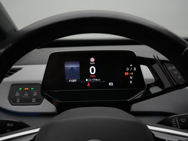 Volkswagen ID.3 First Plus 58 kWh 204 pk | IQ Light | Achteruitrijcamera | Stoelverwarming | Adaptive Cruise | Navigatie