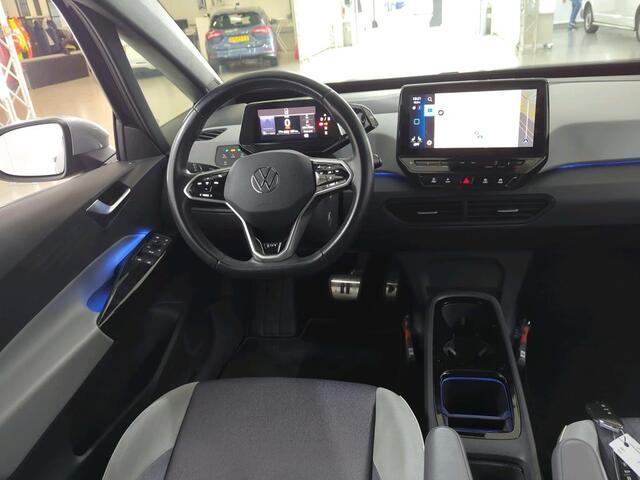 Volkswagen ID.3 First Plus 204pk 58 kWh / LED / Navigatie / Parkeersensoren / Donker Glas / 19" LMV