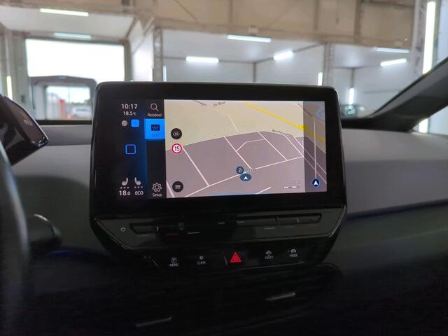 Volkswagen ID.3 First Plus 204pk 58 kWh / LED / Navigatie / Parkeersensoren / Donker Glas / 19" LMV