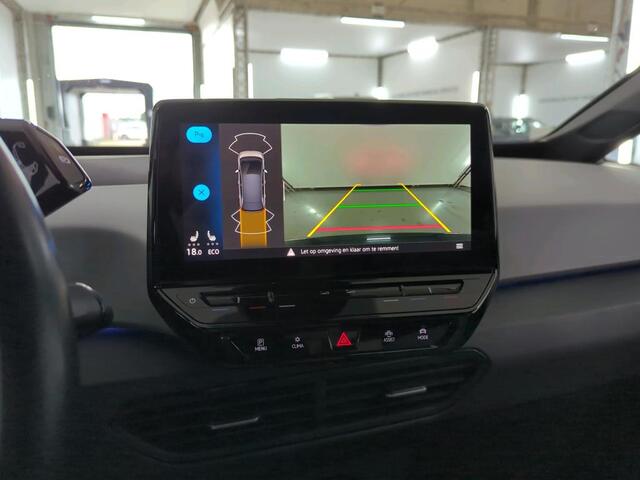Volkswagen ID.3 First Plus 204pk 58 kWh / LED / Navigatie / Parkeersensoren / Donker Glas / 19" LMV
