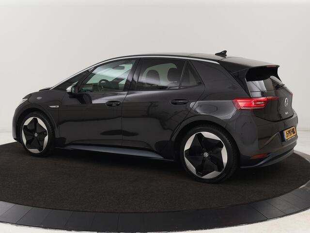 Volkswagen ID.3 First Max 58 kWh | Panoramadak | Head-Up | Stoel & stuurverwarming | Adaptive cruise | Camera | Massage | Elektrische stoelen | Trekhaak | Sfeerverlichting | Carplay | Matrix LED
