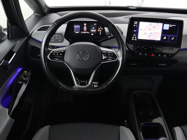 Volkswagen ID.3 First Max 58 kWh | Panoramadak | Head-Up | Stoel & stuurverwarming | Adaptive cruise | Camera | Massage | Elektrische stoelen | Trekhaak | Sfeerverlichting | Carplay | Matrix LED