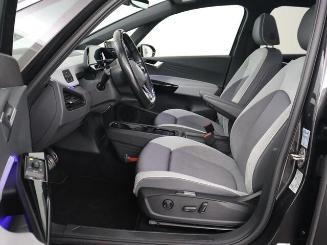 Volkswagen ID.3 First Max 58 kWh | Panoramadak | Head-Up | Stoel & stuurverwarming | Adaptive cruise | Camera | Massage | Elektrische stoelen | Trekhaak | Sfeerverlichting | Carplay | Matrix LED
