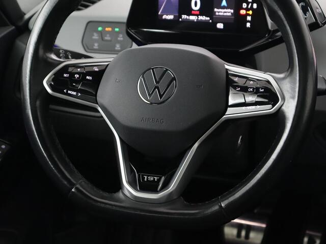 Volkswagen ID.3 First Max 58 kWh | Panoramadak | Head-Up | Stoel & stuurverwarming | Adaptive cruise | Camera | Massage | Elektrische stoelen | Trekhaak | Sfeerverlichting | Carplay | Matrix LED