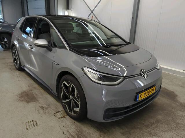 Volkswagen ID.3 First Plus 58 kWh Airco ECC Navi Carplay Adaptive Cruise control 18" LM Velgen Full LED Stoelverwarming PDC VA + Camera