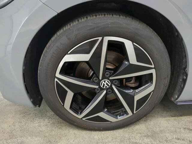 Volkswagen ID.3 First Plus 58 kWh Airco ECC Navi Carplay Adaptive Cruise control 18" LM Velgen Full LED Stoelverwarming PDC VA + Camera