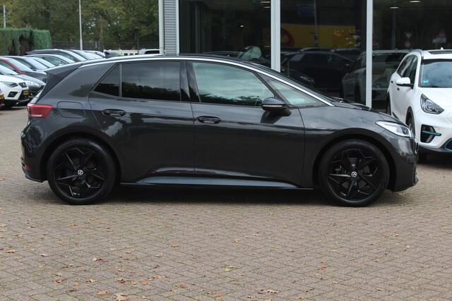 Volkswagen ID.3 First Plus 58 kWh / SOH 92,5% / Camera / Keyless / Matrix LED / Interieurvoorverwarming / 19'' / DAB / 19'' / Navigatie / ACC