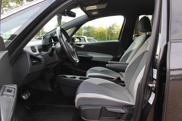 Volkswagen ID.3 First Plus 58 kWh / SOH 92,5% / Camera / Keyless / Matrix LED / Interieurvoorverwarming / 19'' / DAB / 19'' / Navigatie / ACC